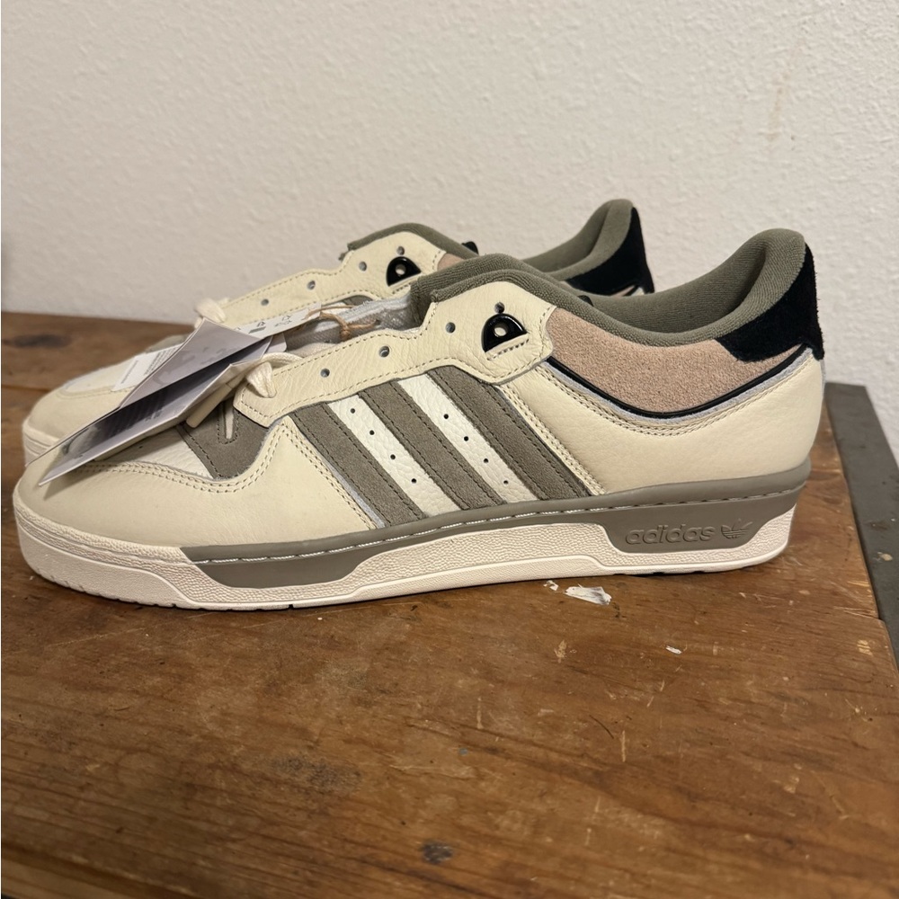 Adidas Rivalry 86 Low off-white